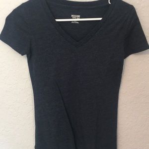 navy blue t shirt